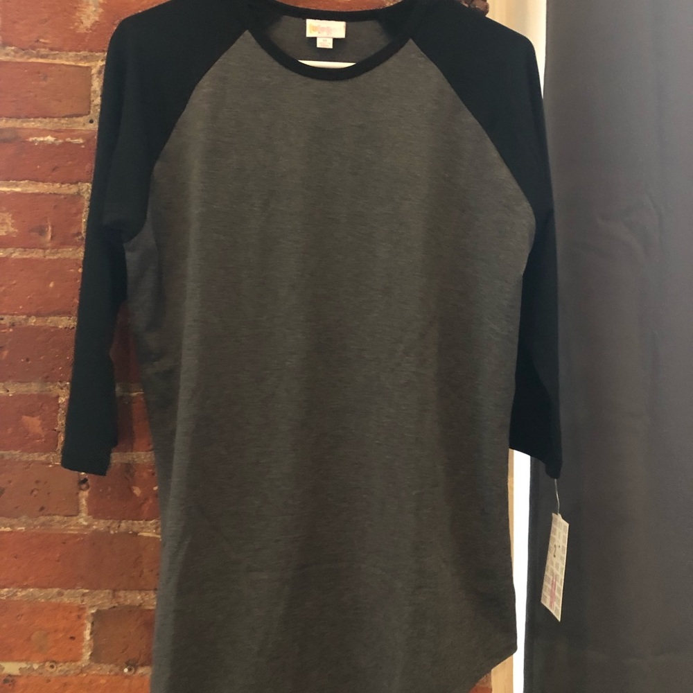 Lularoe Randy tee